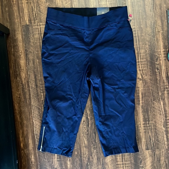 Rafaella Navy Comfort Capris size 20W